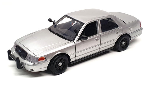 Motor Max 1/24 Scale 2624B - 2007 Ford Crown Victoria Police Car - Silver