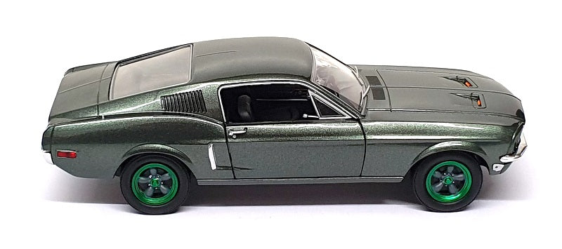 Greenlight 1/24 Scale 84041 - 1968 Ford Mustang GT Bullit Steve McQueen - Chase