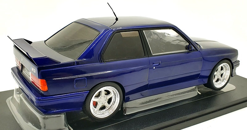 IXO Models 1/18 Scale Diecast 18CMC122 - BMW E30 M3 1989 - Met Dark Blue