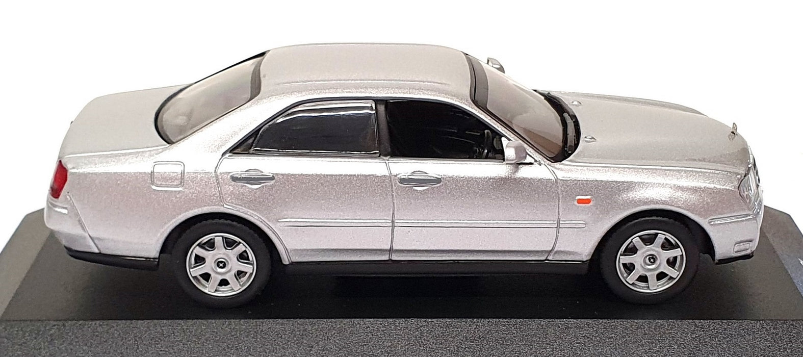J Collection 1/43 Scale JC02007SL - 2001 Nissan Gloria Ultima-Z Platinum Silver