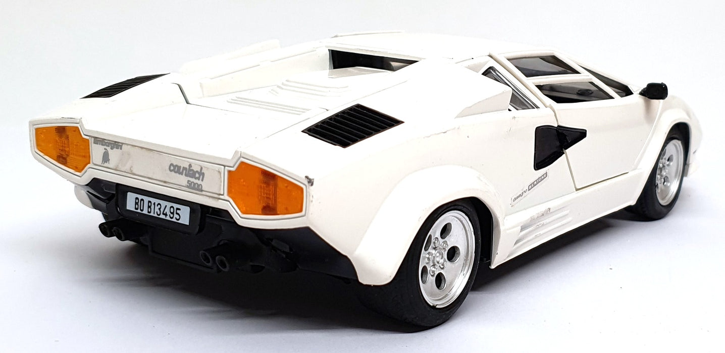 Polistil 1/16 Scale 016755 - Lamborghini Countach - White