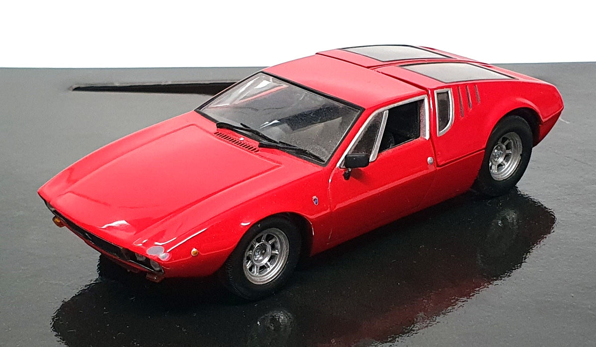 Minichamps 1/43 Scale Diecast 436 127120 - 1969 De Tomaso Mangusta - Red