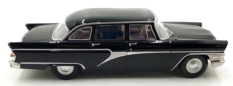 Triple 9 1/18 Scale Diecast T9-1800250 - GAZ 13 - Seagull Black