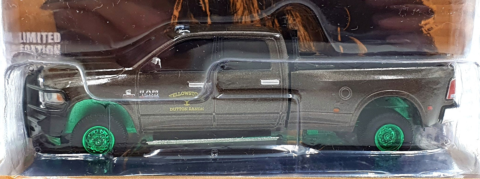 Greenlight 1/64 Scale 44980-F - 2017 RAM 3500 Laramie Dually Yellowstone Chase