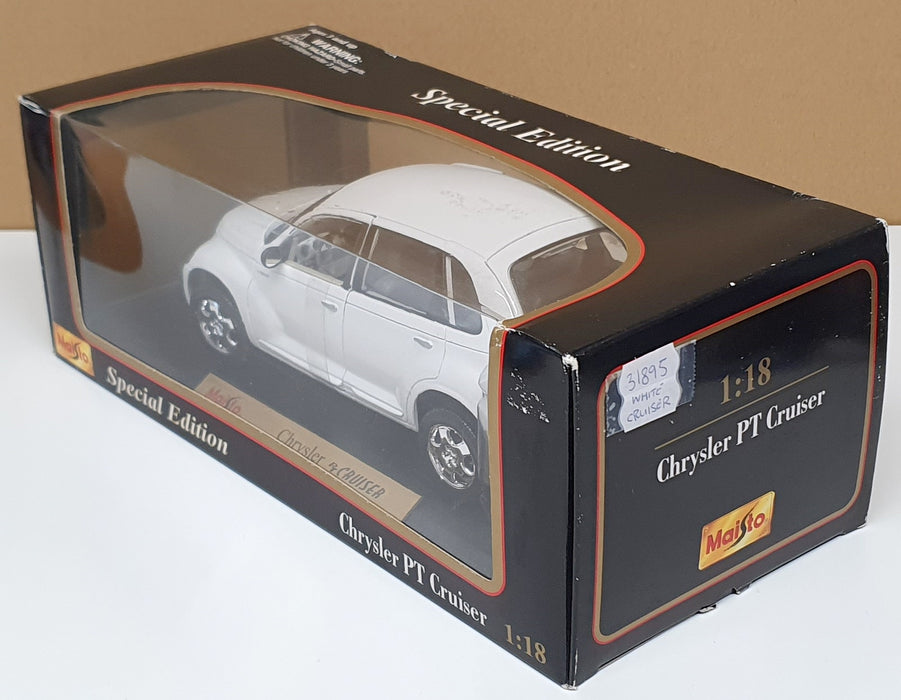 Maisto 1/18 Scale Diecast 31895 - Chrysler PT Cruiser - White