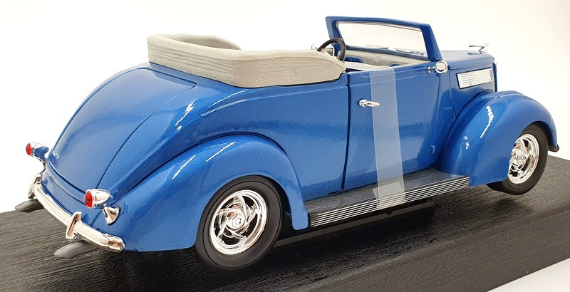 Road Legends 1/18 Scale Diecast 92238 - 1937 Ford Convertible - Blue