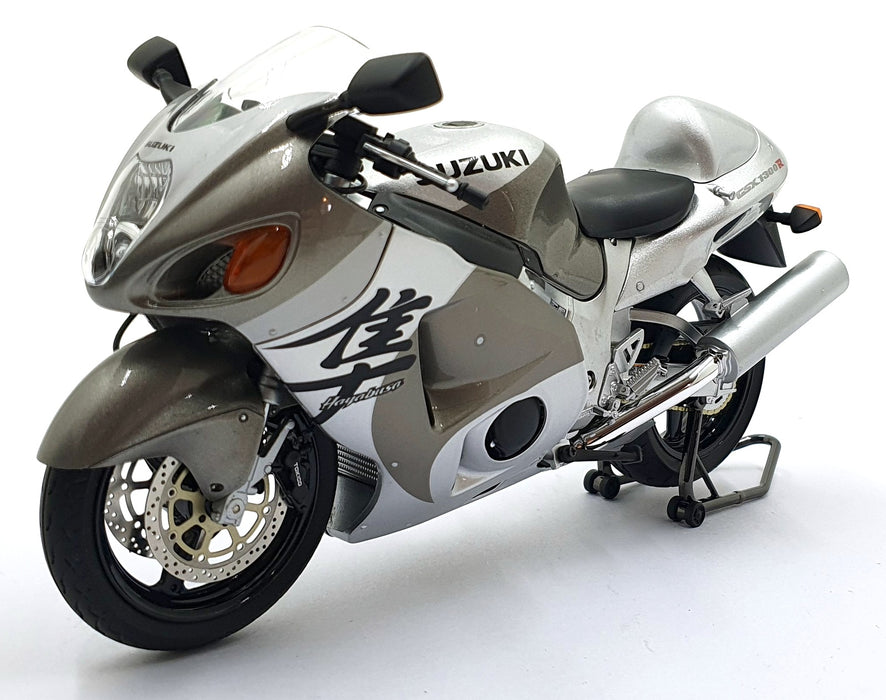 LCD Models 1/12 Scale LCD-MO4-SI - Suzuki GSX 1300R Motorbike - Silver