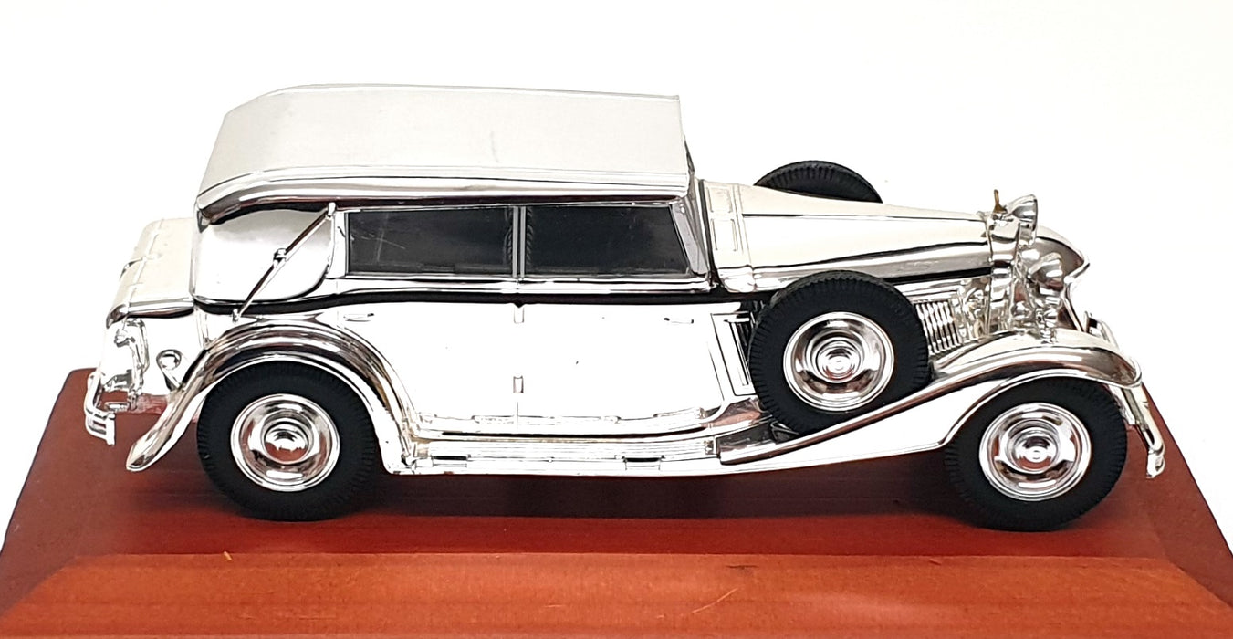 Atlas Silver Cars 1/43 Scale 7 687 102 - Maybach Zeppelin - Chrome Silver
