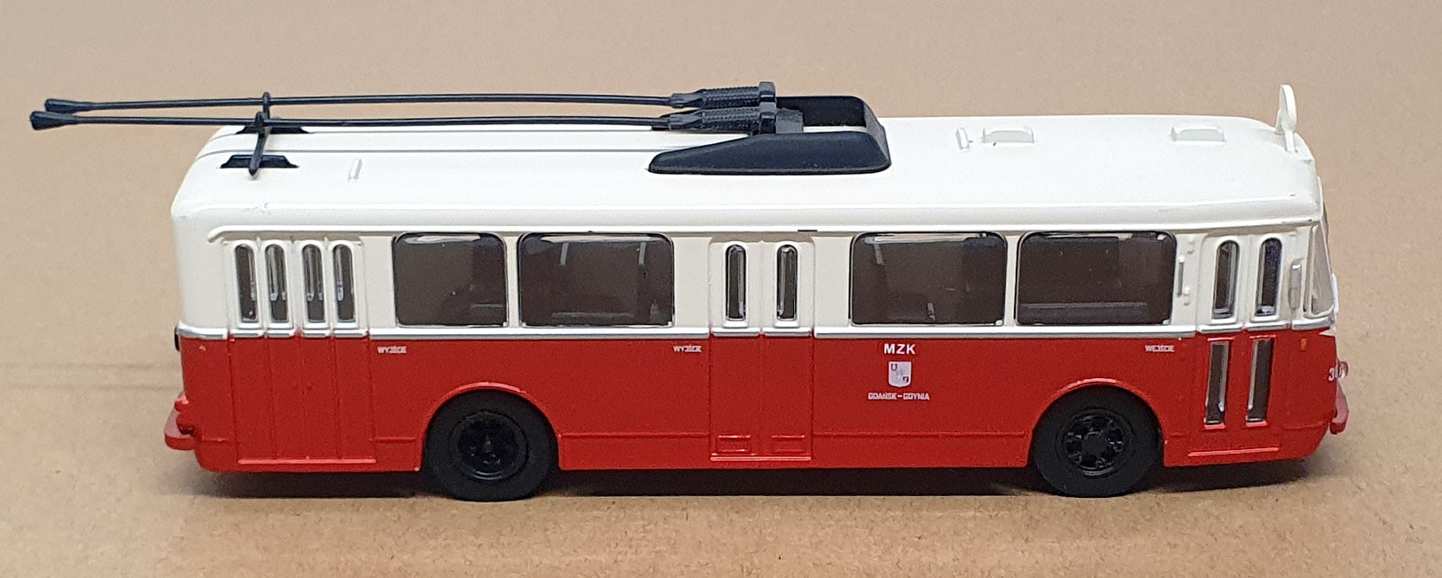 DeAgostini 1/72 Scale DA396 - Vetra VBRA Polish Trolleybus - Red/White