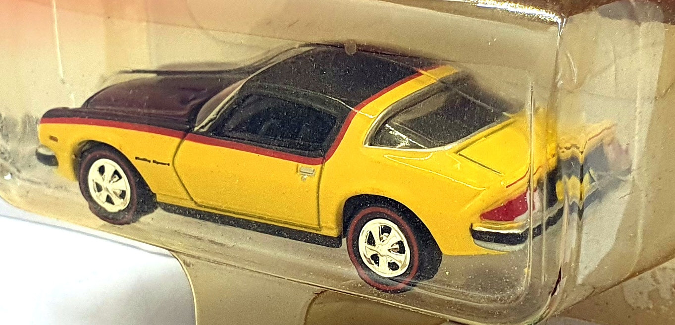 Johnny Lightning 1/64 Scale 992-01 - 1976 Chevrolet Camaro RS - Yellow