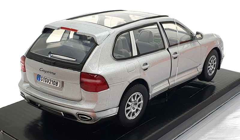Motor Max 1/24 Scale 73344 - Porsche Cayenne - Silver