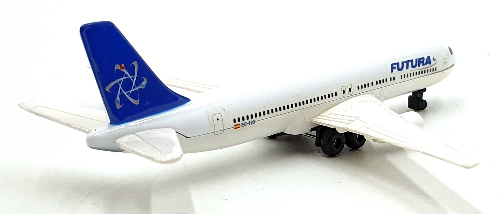 Nickname 1/400 Scale 6363 - Futura Airport Play Set Aircraft and Vehicles