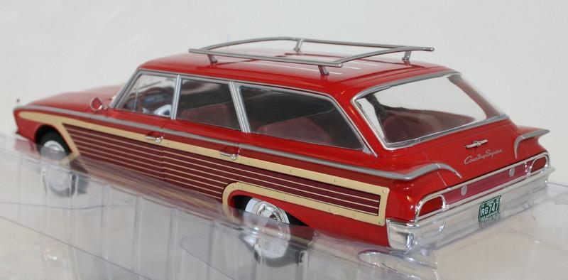Model Car Group 1/18 Scale MCG18074 - Ford Country Squire - Red