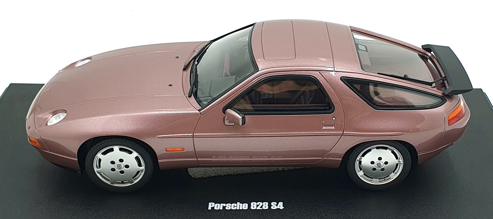 GT Spirit 1/18 Scale Resin GT524 - Porsche 928 S4 - Rose