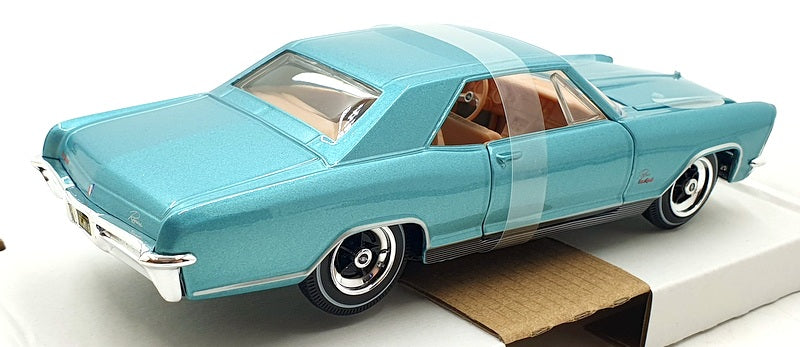 Maisto 1/26 Scale 31214 - 1965 Buick Riviera - Light green