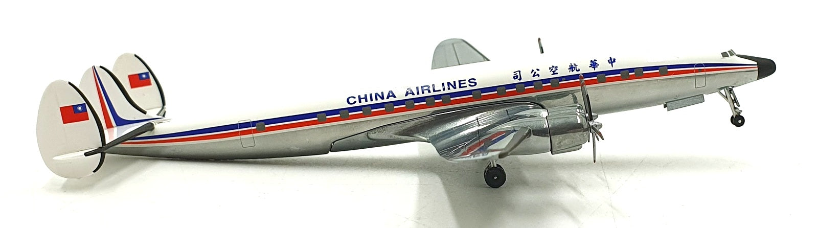 Hogan Wings 1/200 Scale Diecast 9420 - China Airlines Lockheed L-1049