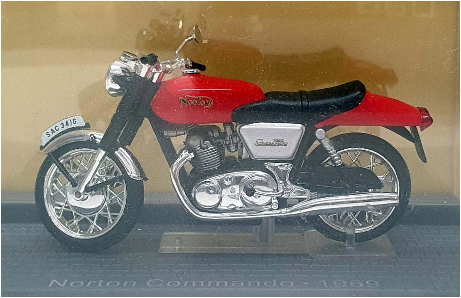 Altaya 1/24 Scale 18424 - 1969 Norton Commando Motorbike - Red