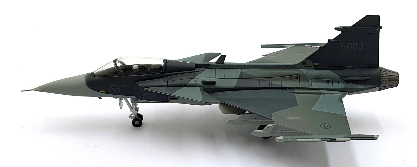 Aviation 72 1/72 Scale AV72-43-010 - Saab Gripen Swedish AF 6003