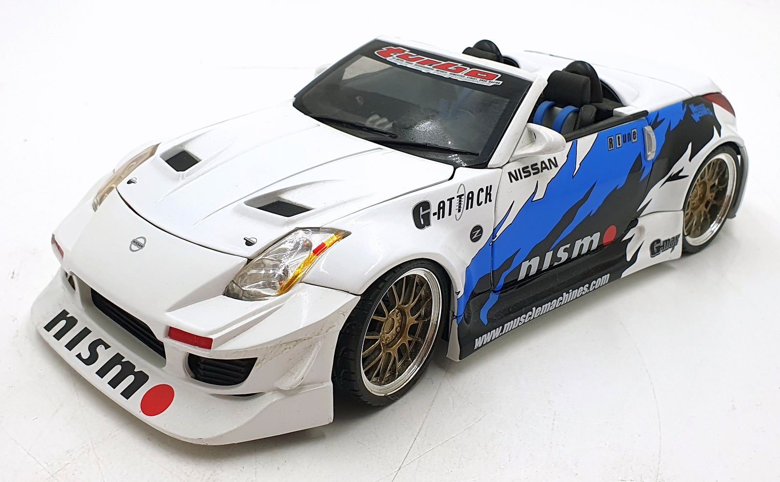 Ertl 1/18 Scale Diecast 57876 - '04 Nissan 350Z Nismo - White/Blue/Black
