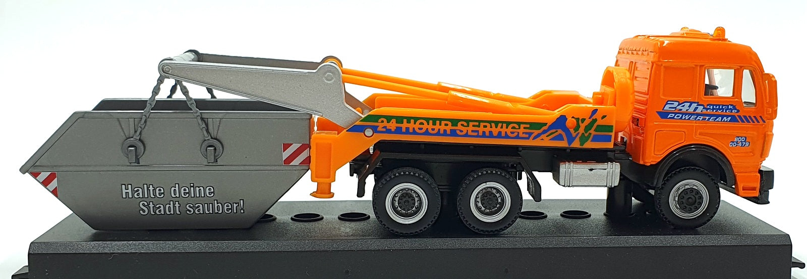 Cararama 1/60 Scale 10005A - Mercedes-Benz Construction Truck with Skip - Orange