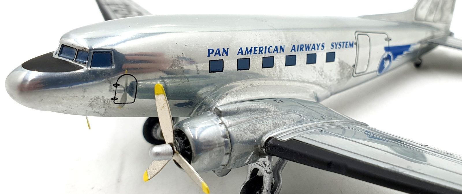 Corgi 1/144 Scale Diecast AA30004 Douglas DC-3 Pan American World Airways NY 41