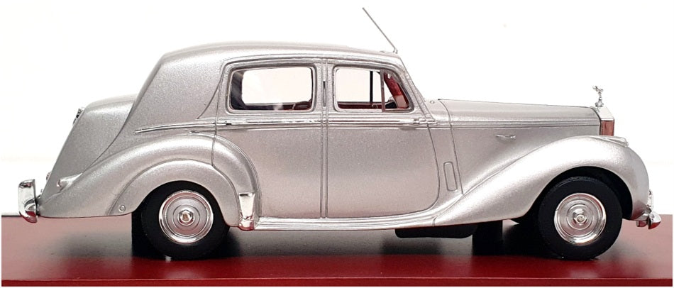 TSM 1/43 Scale Resin TSM114320 - 1949 Rolls Royce Silver Dawn - Silver