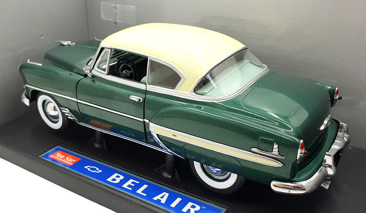 Sun Star 1/18 Scale Diecast 1602 - 1953 Chevrolet Bel Air - Green/Cream