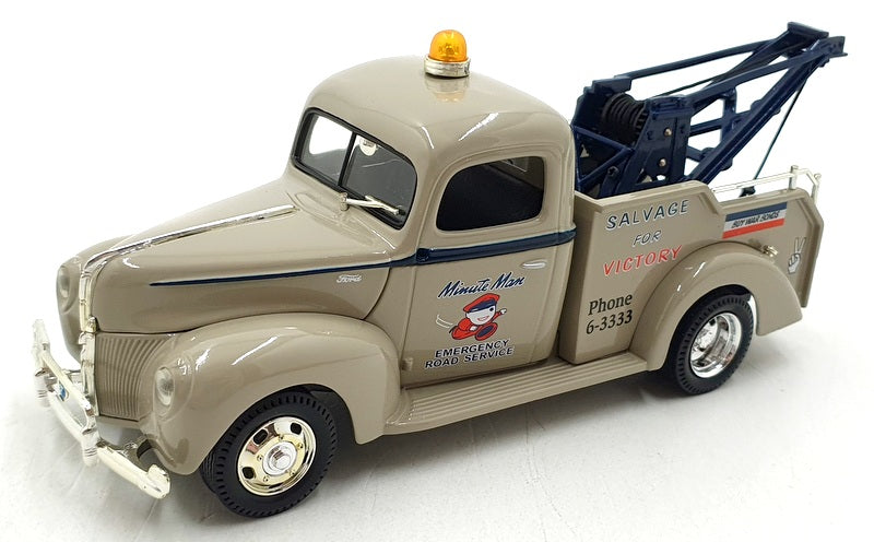 Ertl 1/25 Scale Diecast H815 - 1940 Ford Wrecker - Minute Man