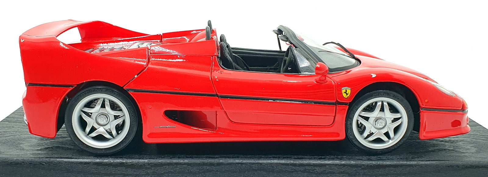 Maisto 1/18 Scale Diecast 31822 - 1995 Ferrari F50 - Red