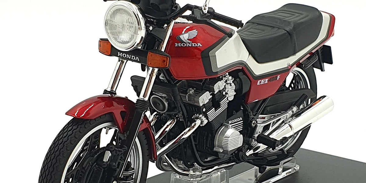 Aoshima 1/12 Scale 11200-4200 - Honda CBX400F Motorbike - Red