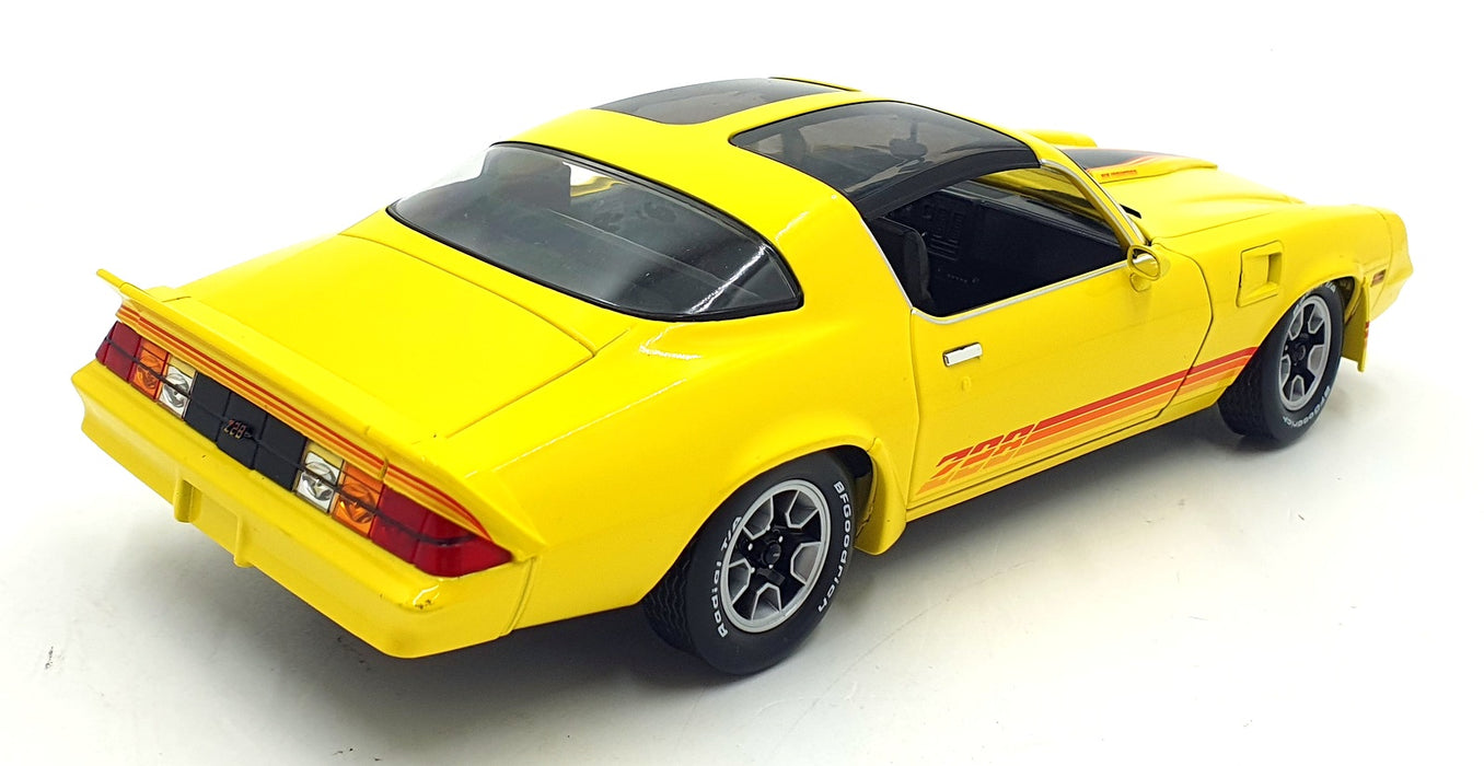 Greenlight 1/18 Scale Diecast 13690 - 1980 Chevrolet Camaro Z28 - Yellow
