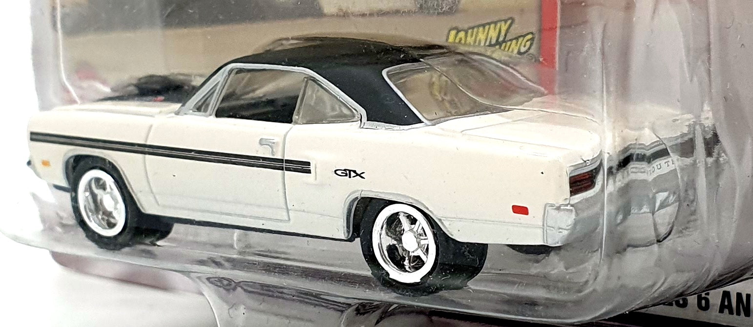 Johnny Lightning 1/64 Scale JL 239-03 - 1970 Plymouth GTX - White