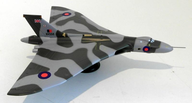 Corgi 1/144 Scale 48303 Avro Vulcan B2 XH558 First and Last in Service