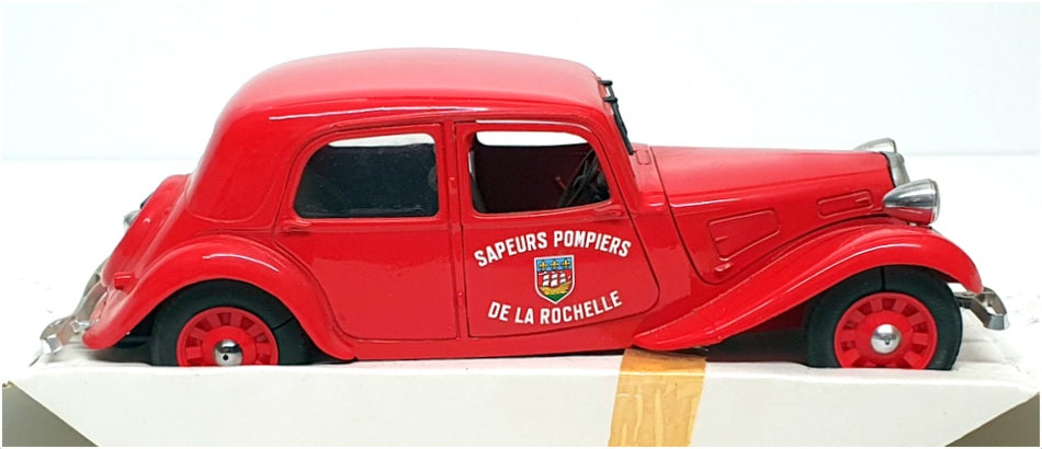 Eligor 1/20 Scale 3004 - Citroen Traction Sapeurs Pompiers Fire Car - Red