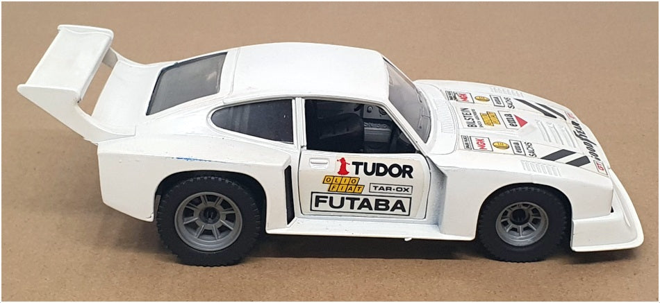 Polistil 1/24 Scale Diecast SN36 - Ford Capri 2000 - White