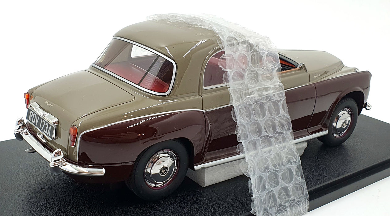 Cult 1/18 Scale CML173-1 - Rover 110 P4 - Grey/Maroon