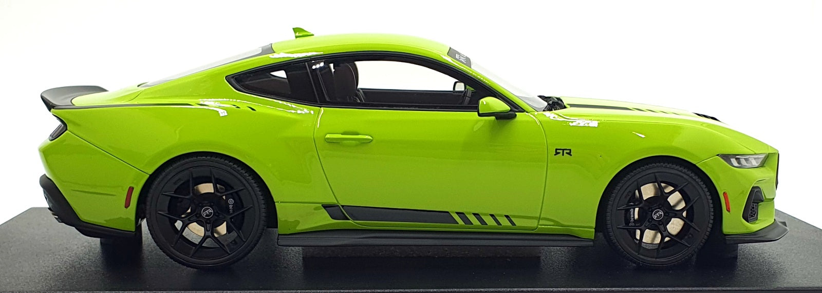 GT Spirit 1/18 Scale Resin GT565 - RTR Mustang Spec 3 - Neon Green