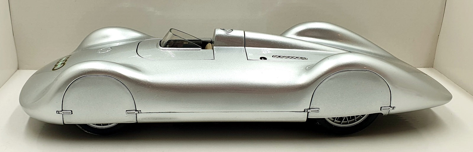 Revell 1/18 Scale 08420 - Auto Union Typ C World Record Car - Silver