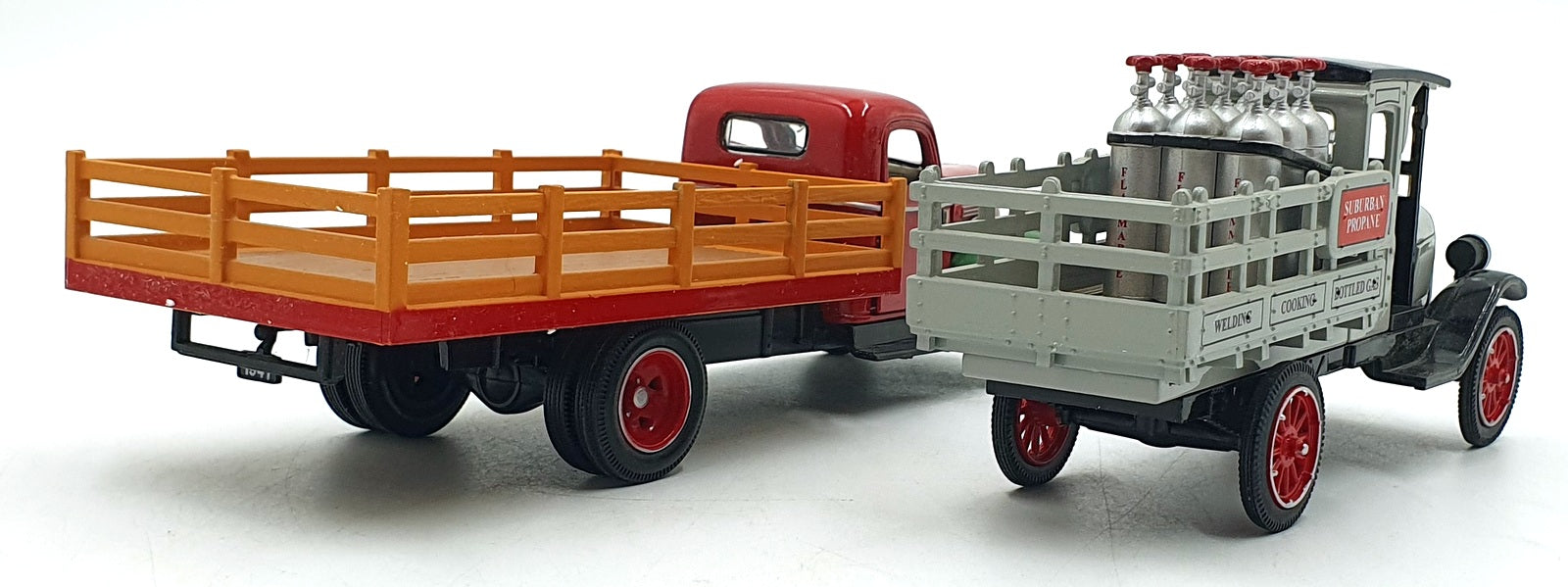 National Motor MM 1/32 Scale VTY1 1923 Chevy 1 Ton Truck 1941 Chevy Stake Truck