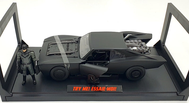 Jada 1/18 Scale 32504 - The Batman And Batmobile With Lights