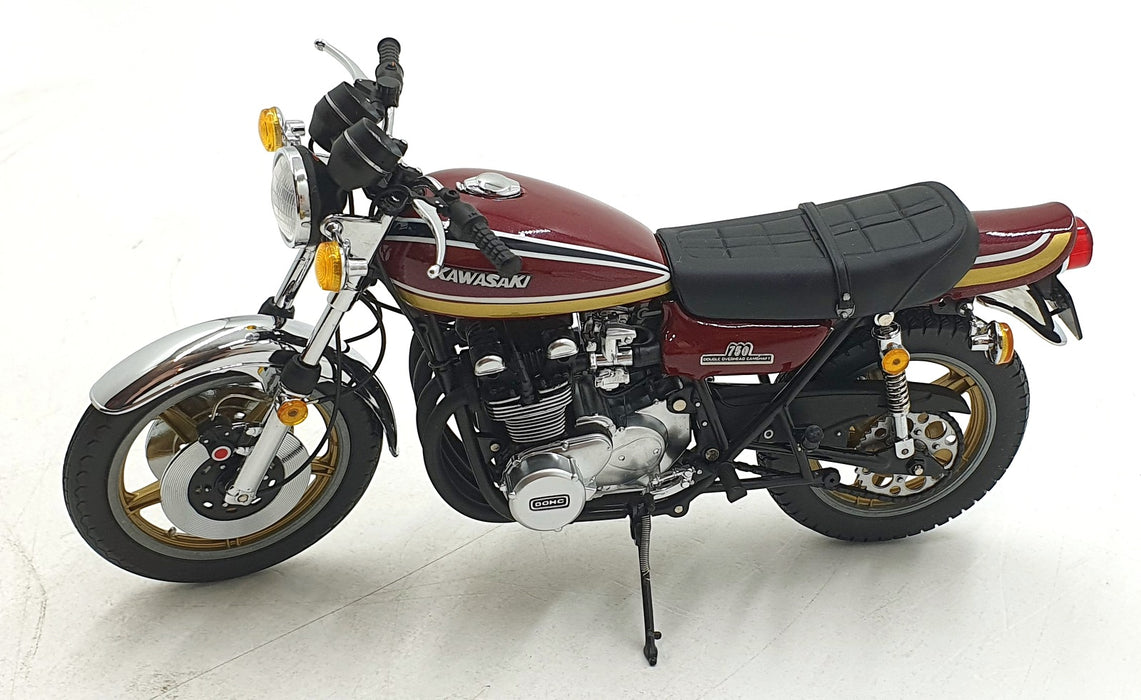 Milestone 1/12 Scale BK130 - Kawasaki ZII 750 Double Overhead Camshaft - Red