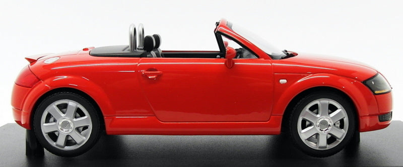 Minichamps 1/18 Scale Diecast 155 017032 - 1999 Audi TT Roadster - Red