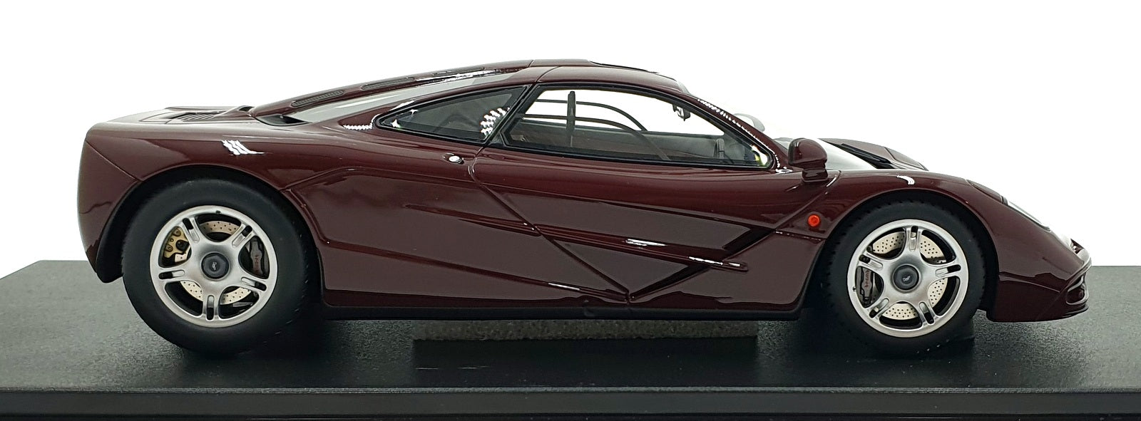 GT Spirit 1/18 Scale Resin GT534 -McLaren F1 - Maroon