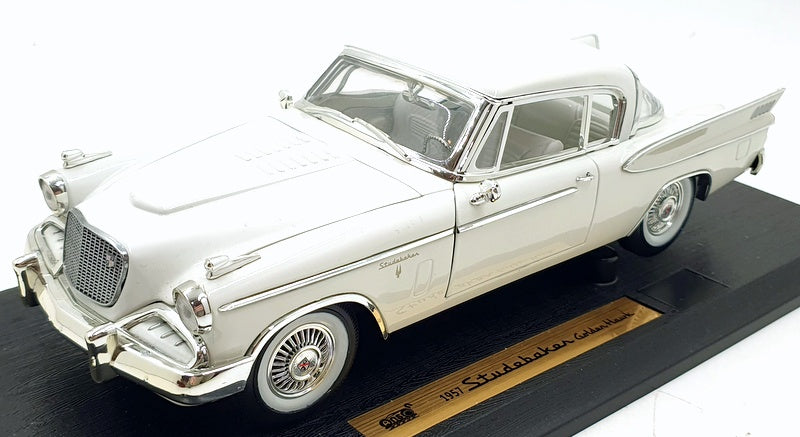 Anson 1/18 Scale Diecast 30384 - 1957 Studebaker Golden Hawk - White