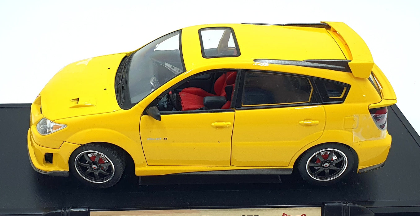 Road Signature 1/18 Scale Diecast 92508 - 2003 Pontiac Vibe GTR - Yellow