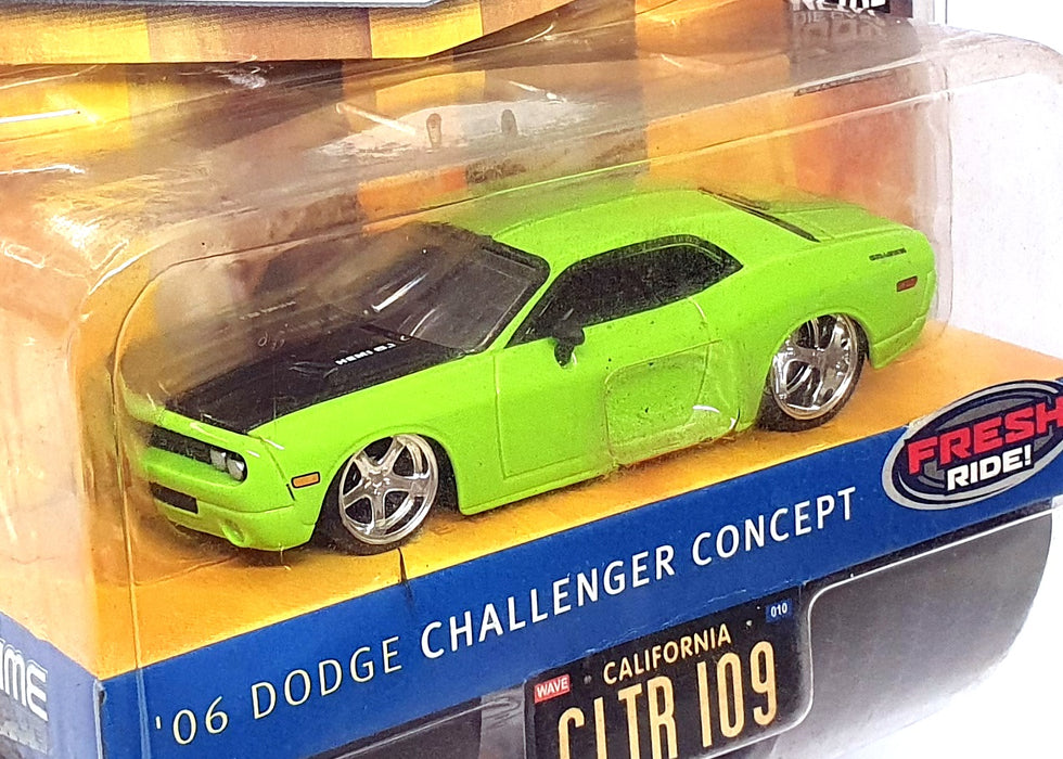 Jada Toys 1/64 Scale 12006 - 2006 Dodge Challenger Concept - Green/Black