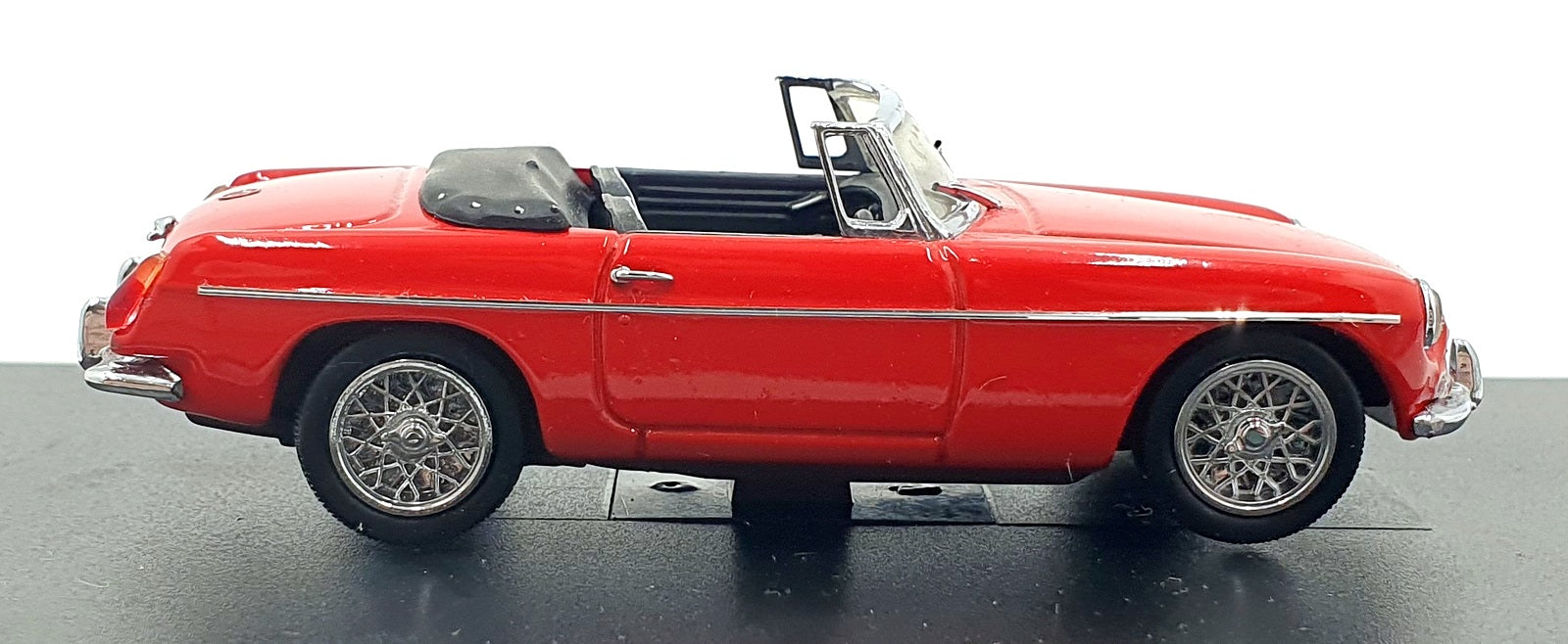 Jouef Evolution 1/43 Scale Diecast 1056 - MGB Open RHD - Red