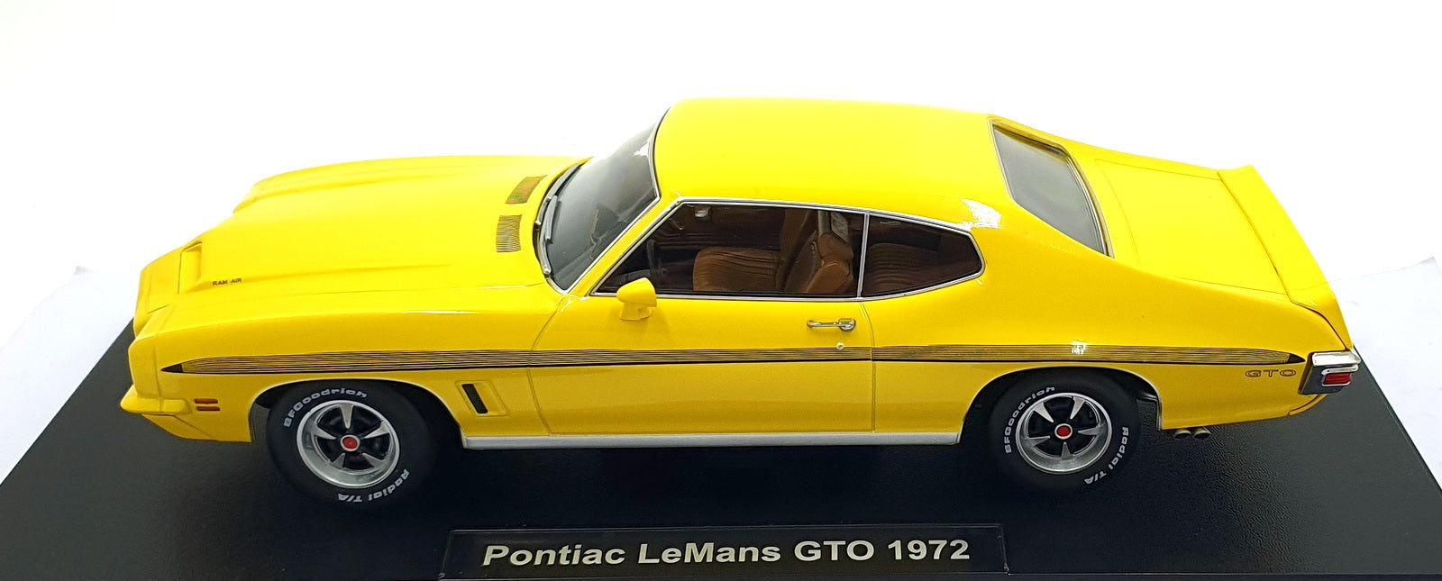 KK Scale 1/18 Scale Diecast KKDC181354 - 1972 Pontiac Le Mans GTO - Yellow