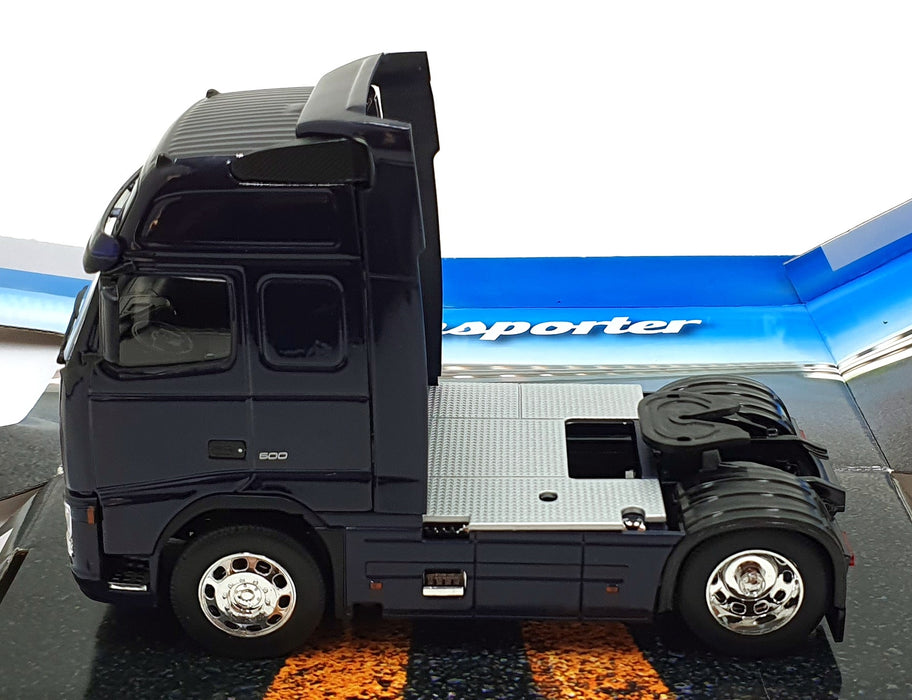 Welly 1/32 Scale 32630W - Volvo FH12 Transporter - Black