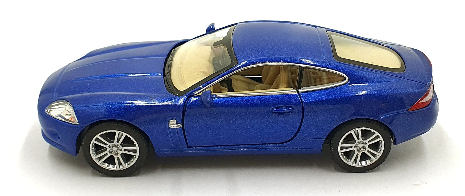 Kinsmart 1/38 Scale Pull Back & Go KT5321D - Jaguar XK Coupe - Blue